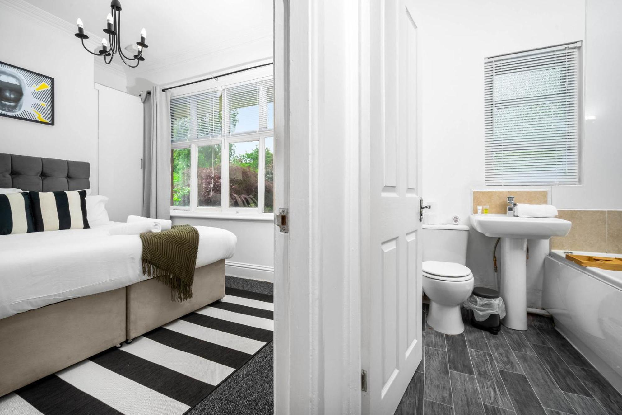 Luxury Apartment - Fast Wifi - Wolverhampton 9Apc ภายนอก รูปภาพ