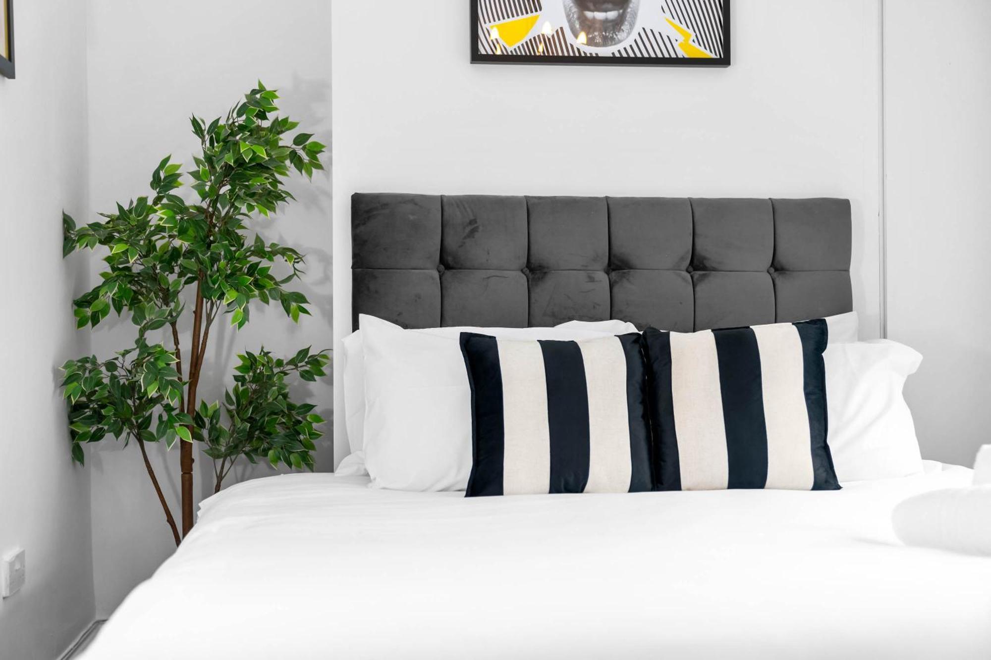 Luxury Apartment - Fast Wifi - Wolverhampton 9Apc ภายนอก รูปภาพ